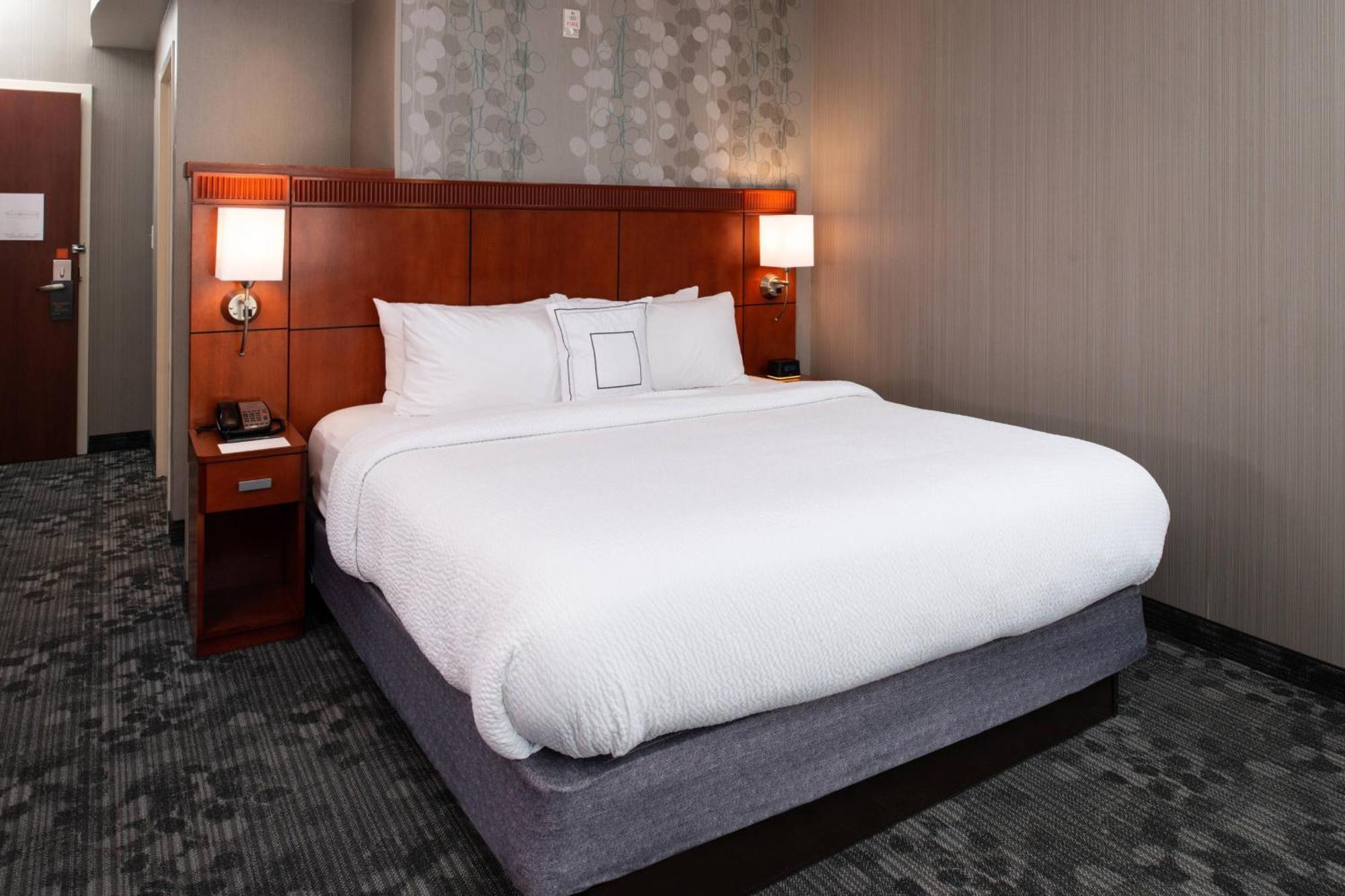 Courtyard High Point Hotell Eksteriør bilde