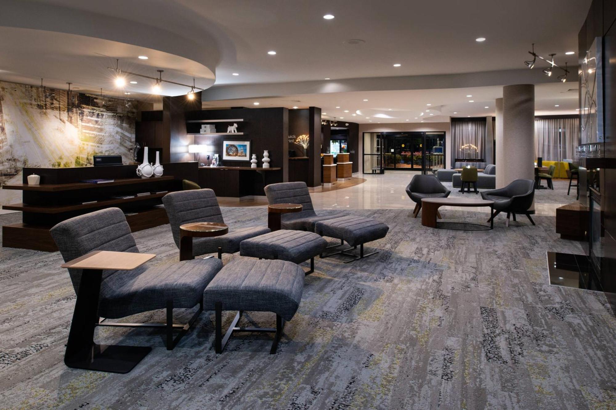 Courtyard High Point Hotell Eksteriør bilde