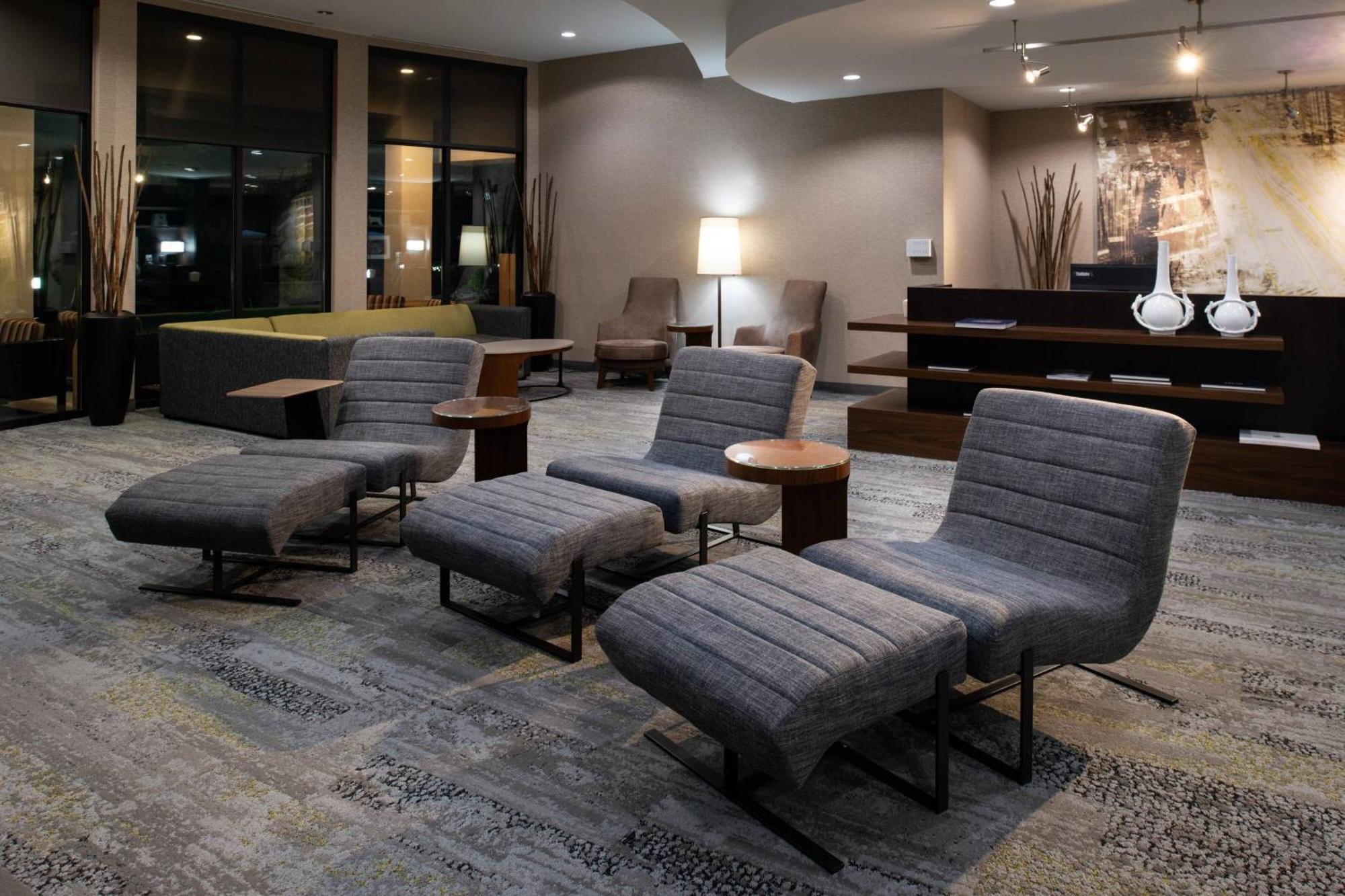 Courtyard High Point Hotell Eksteriør bilde