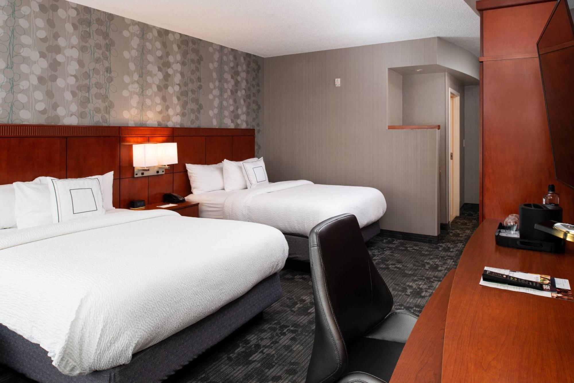 Courtyard High Point Hotell Eksteriør bilde