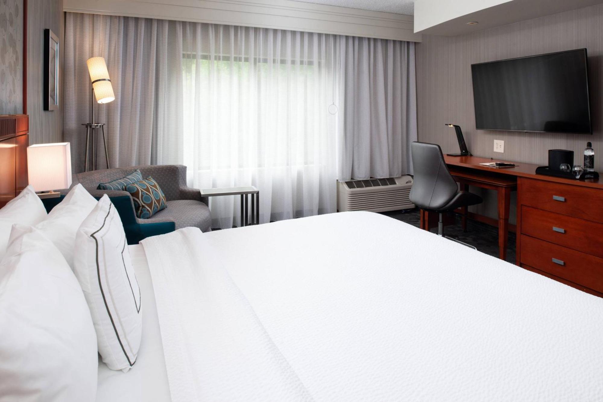 Courtyard High Point Hotell Eksteriør bilde