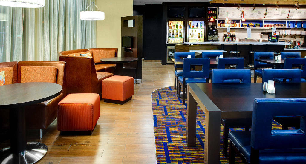 Courtyard High Point Hotell Eksteriør bilde